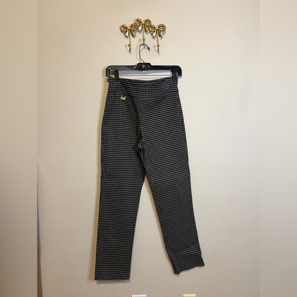 Alex & Olivia Women's Black Straight Ankle Pants with Tan pattern.  Size 6